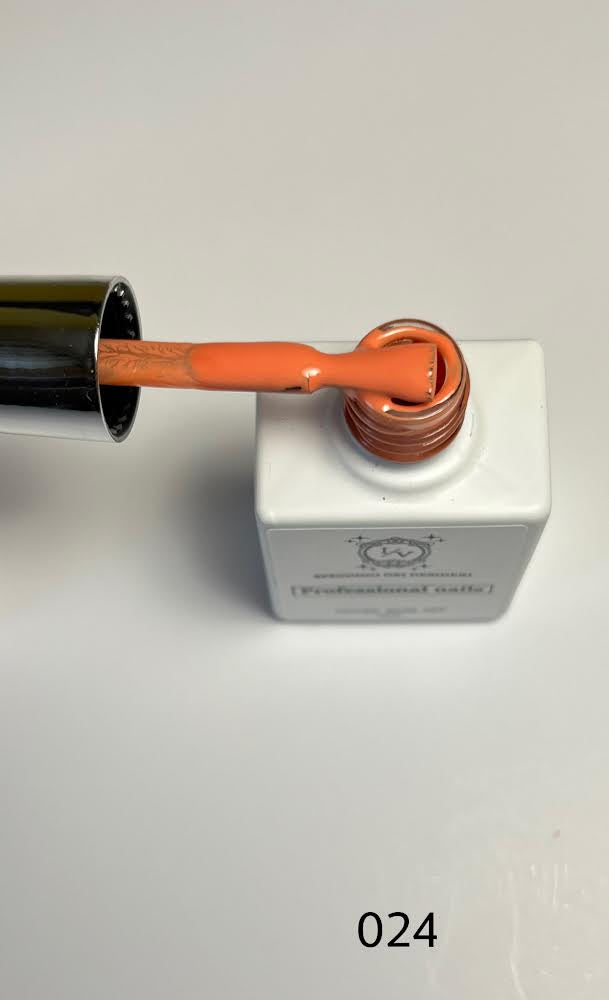 Smalto semipermanente 024